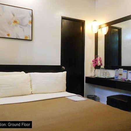 One Crescent Place Hotel Balabag  Dış mekan fotoğraf