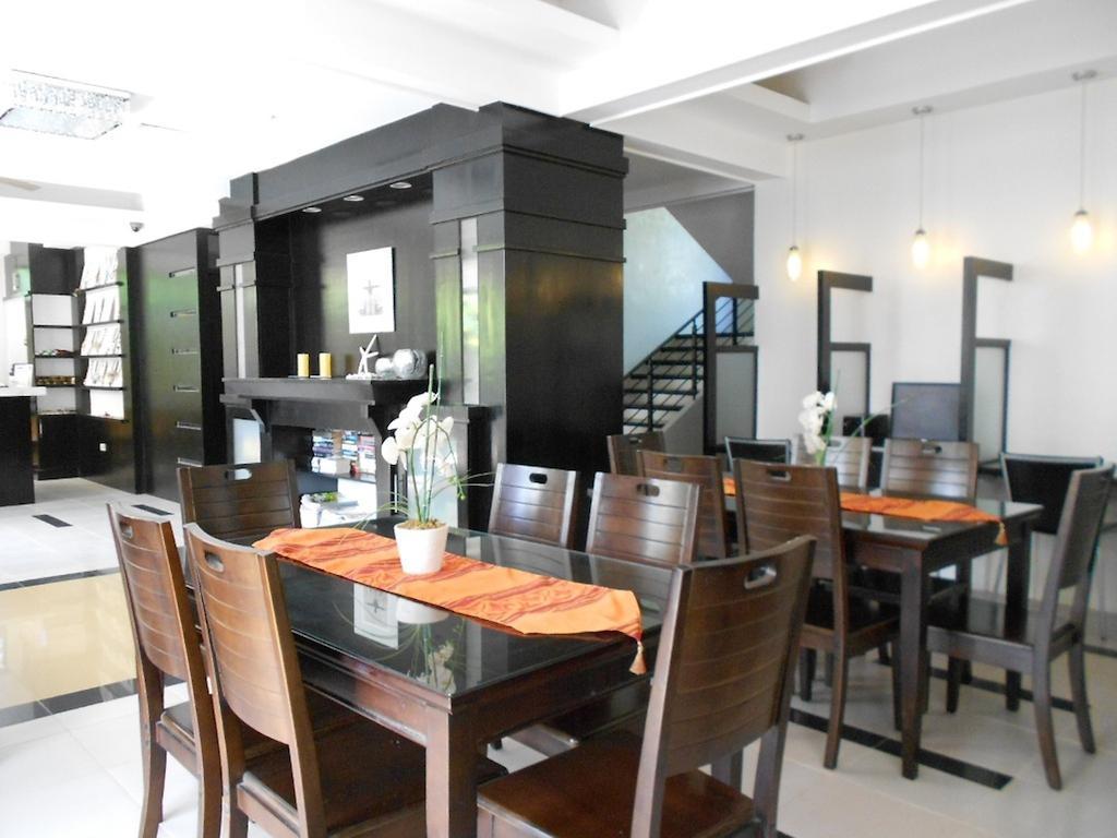 One Crescent Place Hotel Balabag  Dış mekan fotoğraf