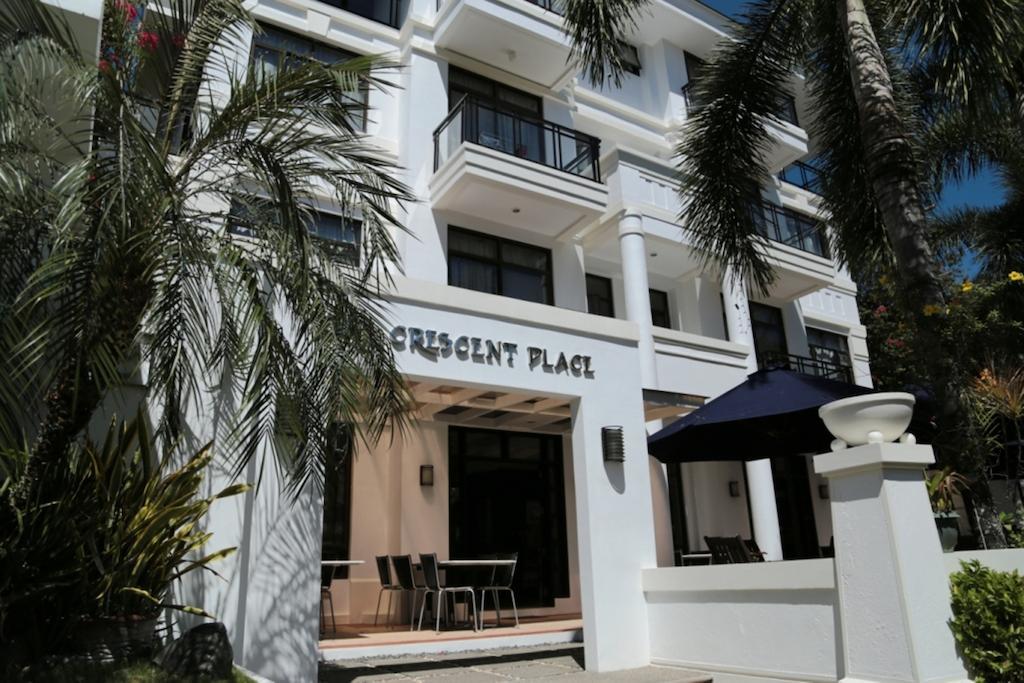 One Crescent Place Hotel Balabag  Dış mekan fotoğraf