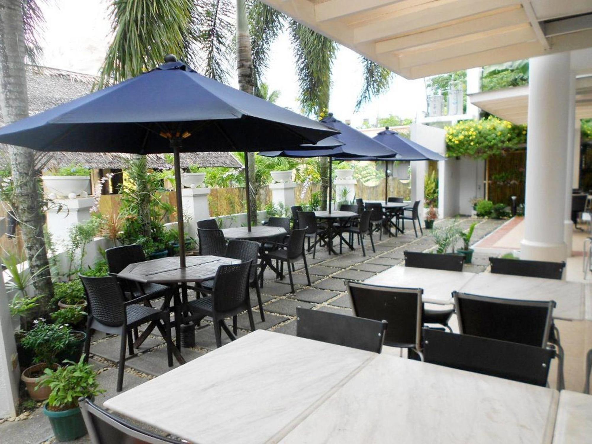 One Crescent Place Hotel Balabag  Dış mekan fotoğraf
