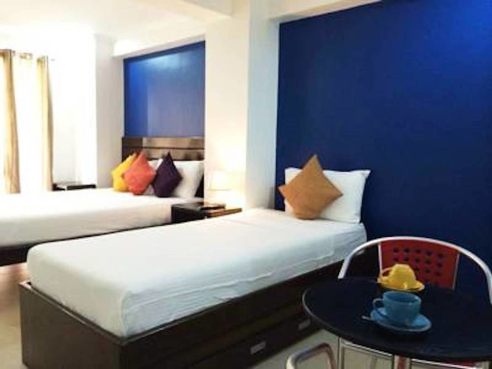 One Crescent Place Hotel Balabag  Dış mekan fotoğraf
