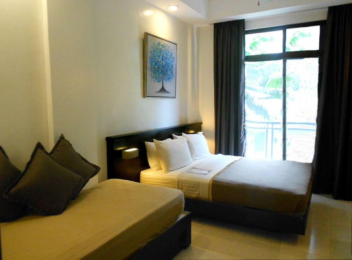 One Crescent Place Hotel Balabag  Dış mekan fotoğraf