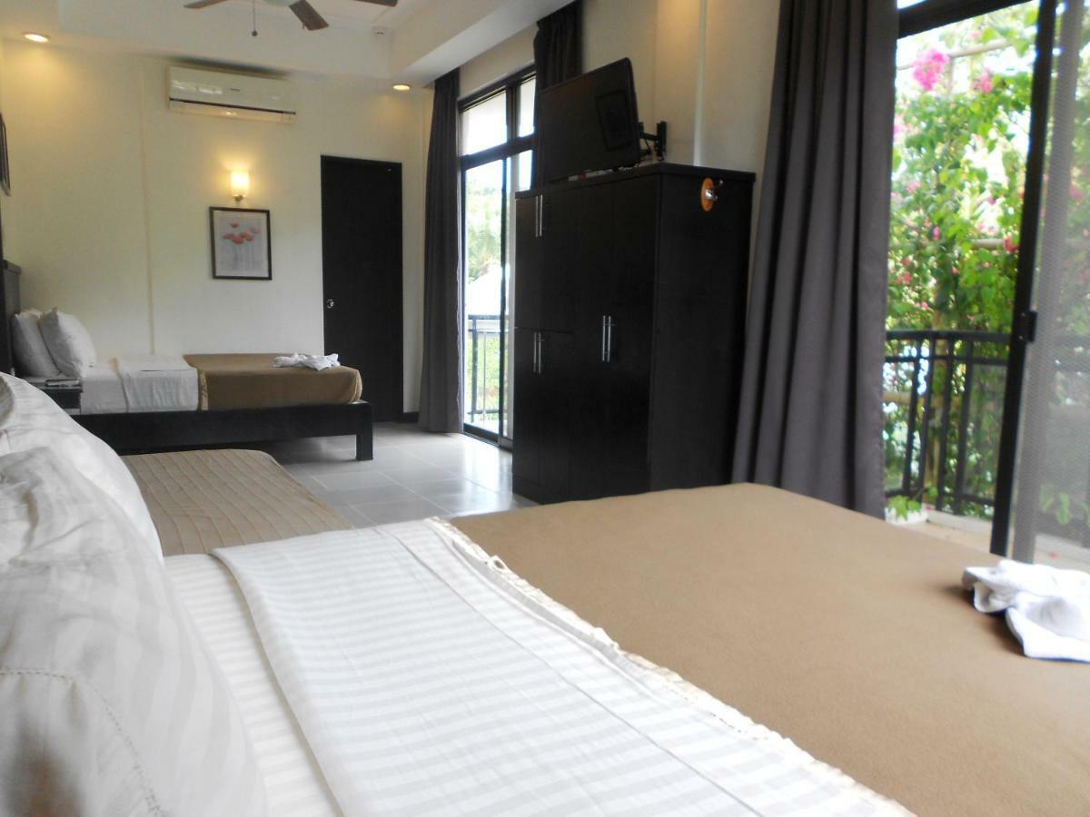 One Crescent Place Hotel Balabag  Dış mekan fotoğraf