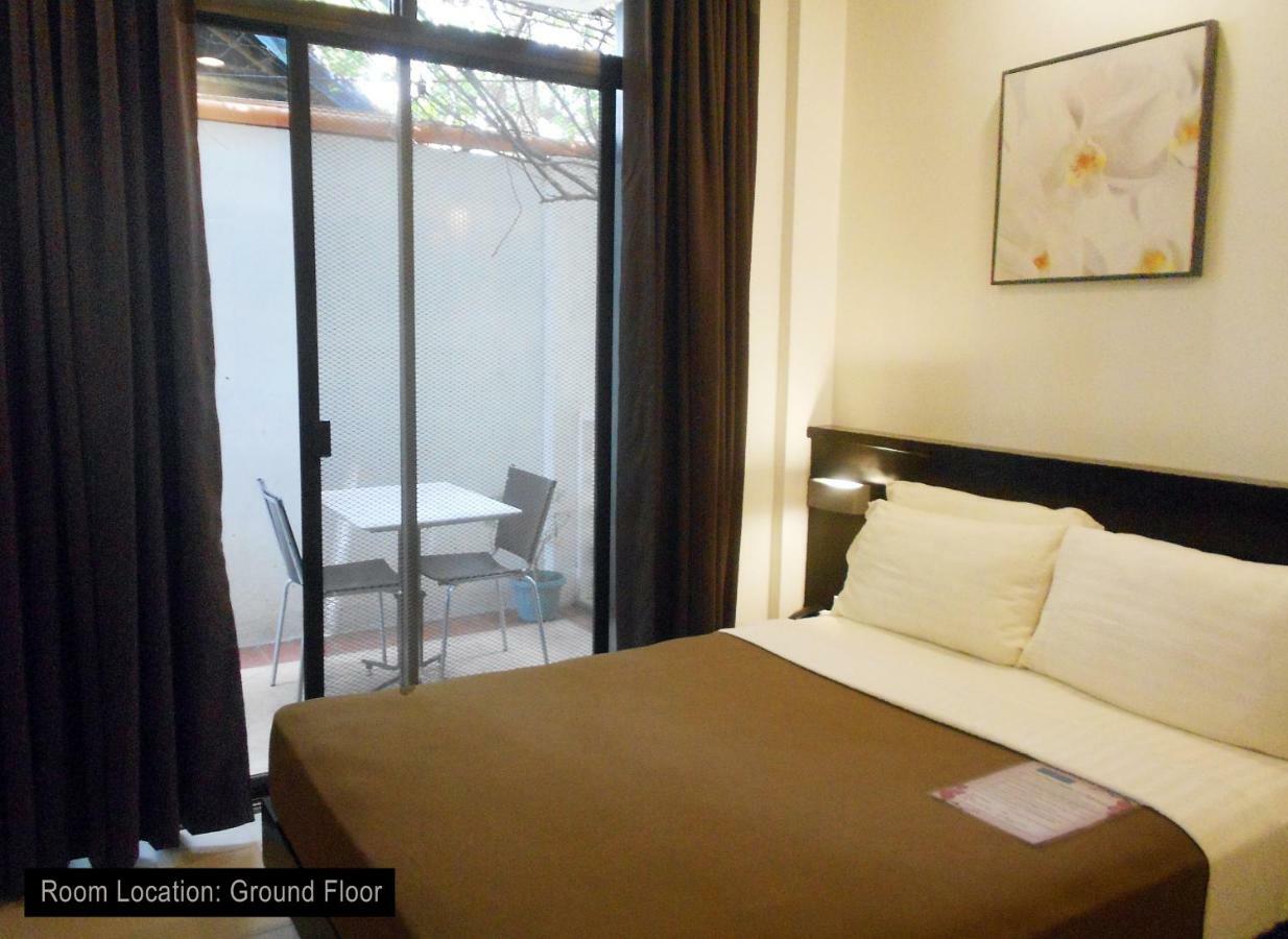 One Crescent Place Hotel Balabag  Dış mekan fotoğraf