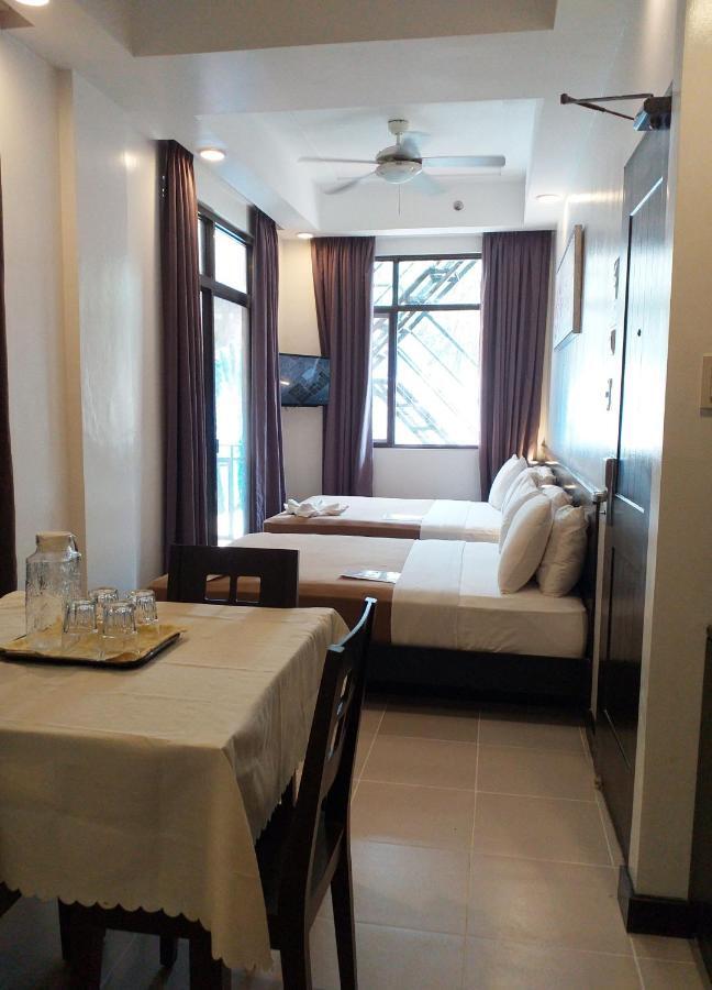 One Crescent Place Hotel Balabag  Dış mekan fotoğraf